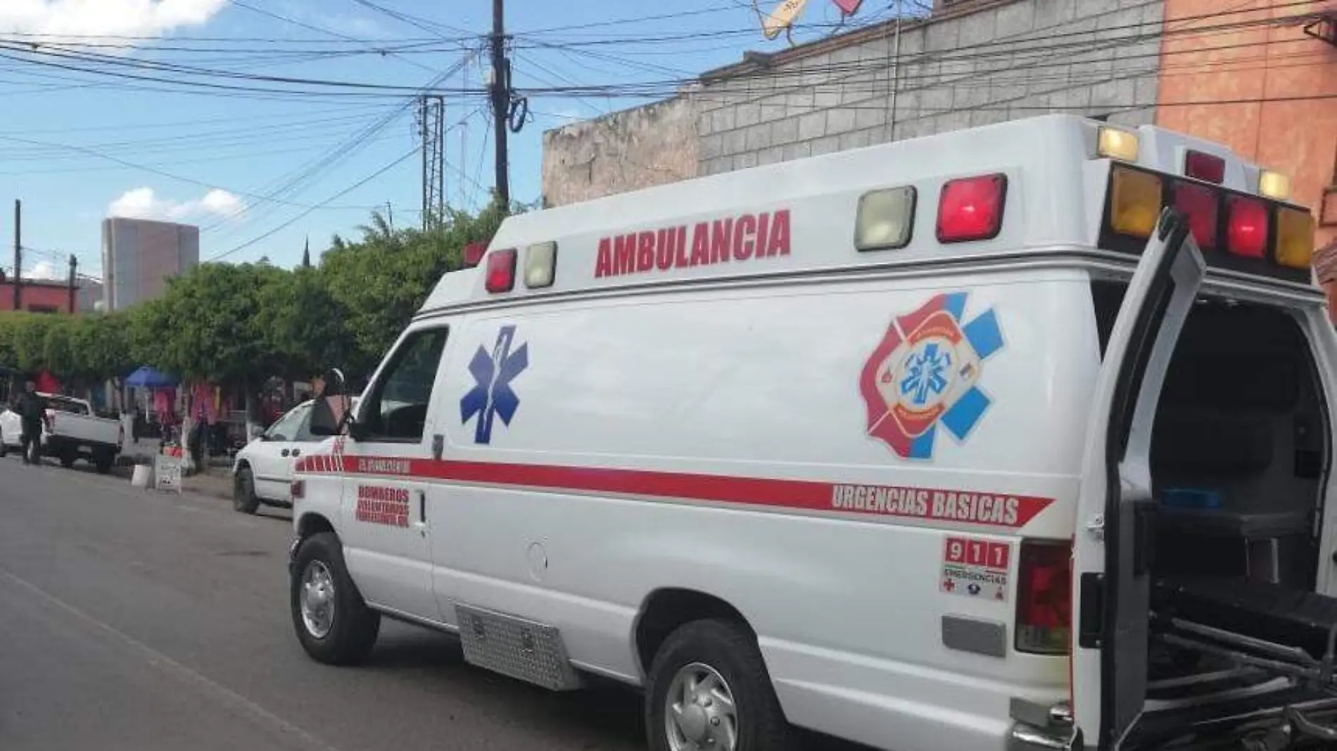 30 DIC PARAMEDICSO DE LA VECINA